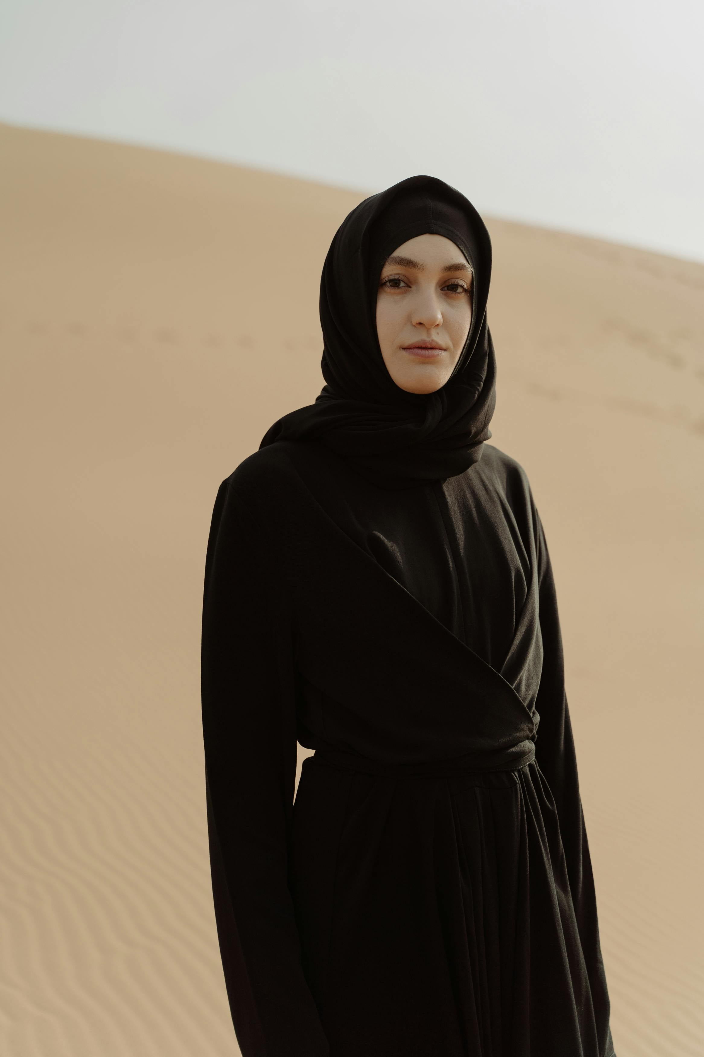 Noor Abaya – Black Edition