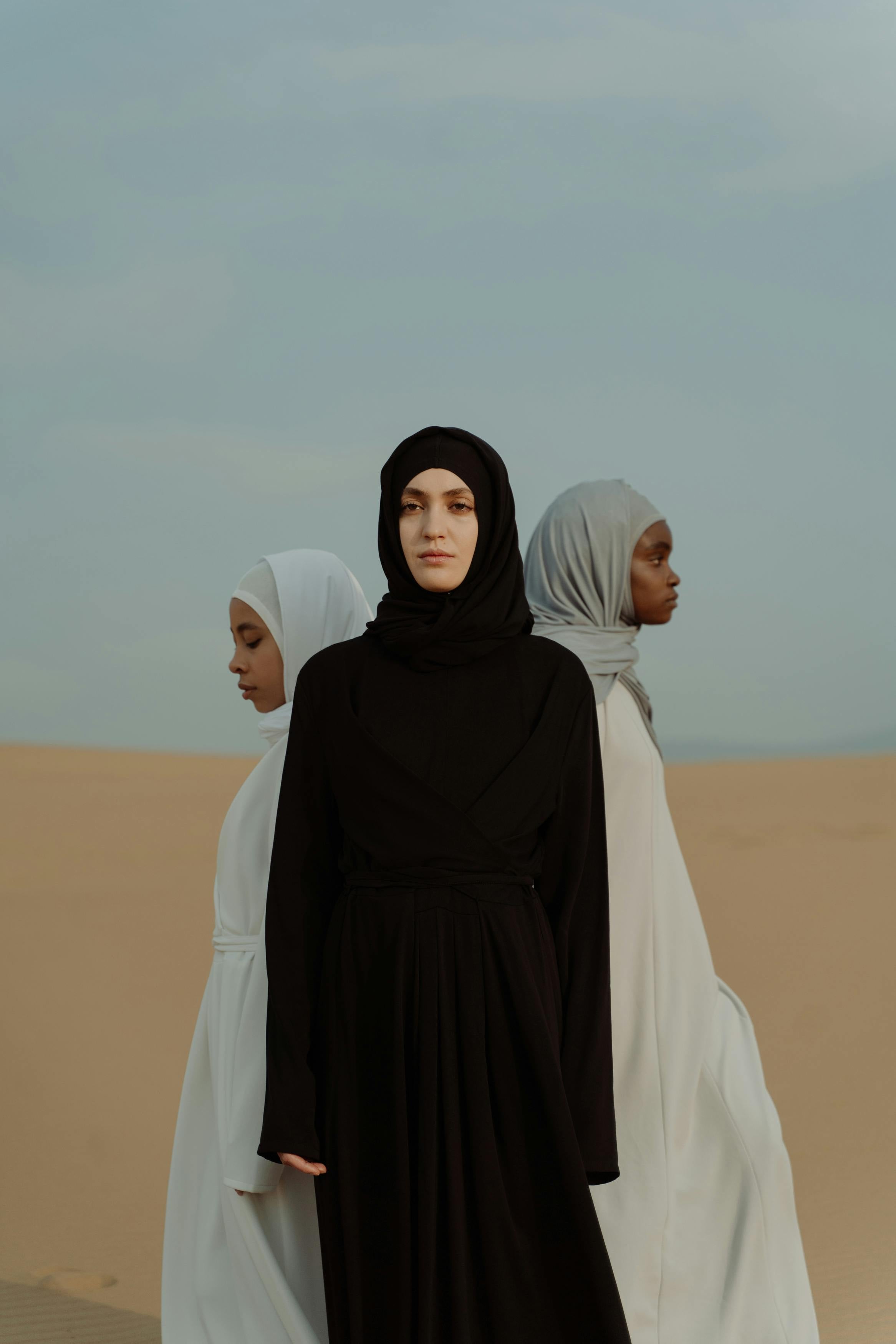 Noor Abaya – Black Edition